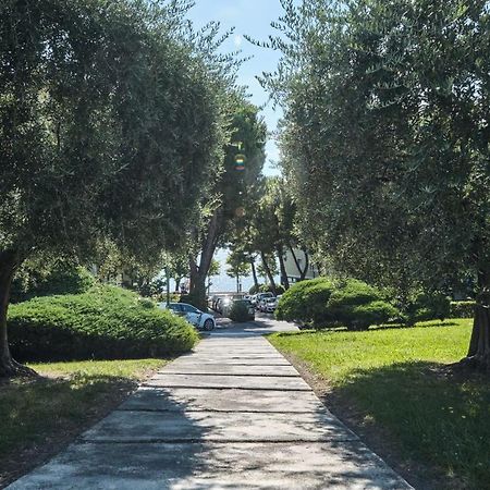 Appartamento Floriana Desenzano del Garda Exterior foto