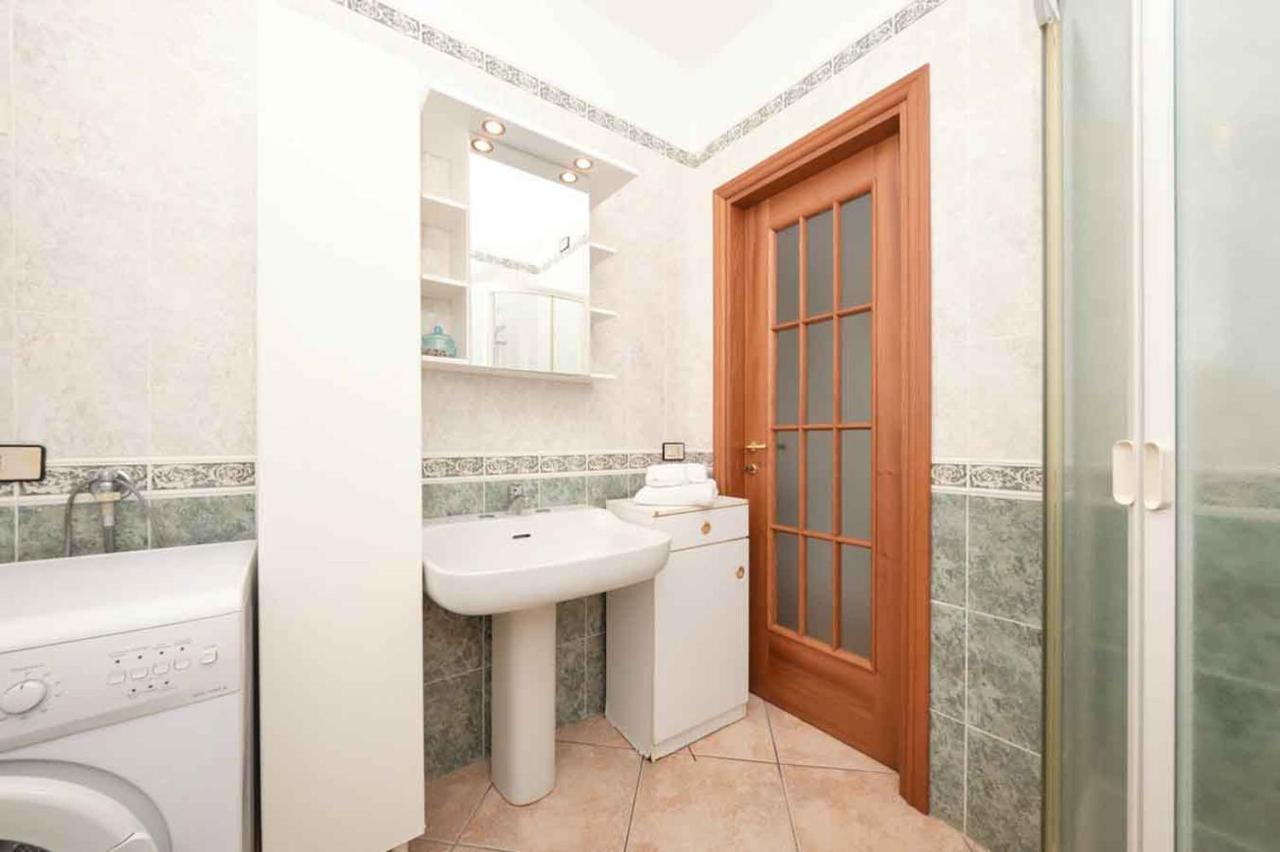 Appartamento Floriana Desenzano del Garda Exterior foto