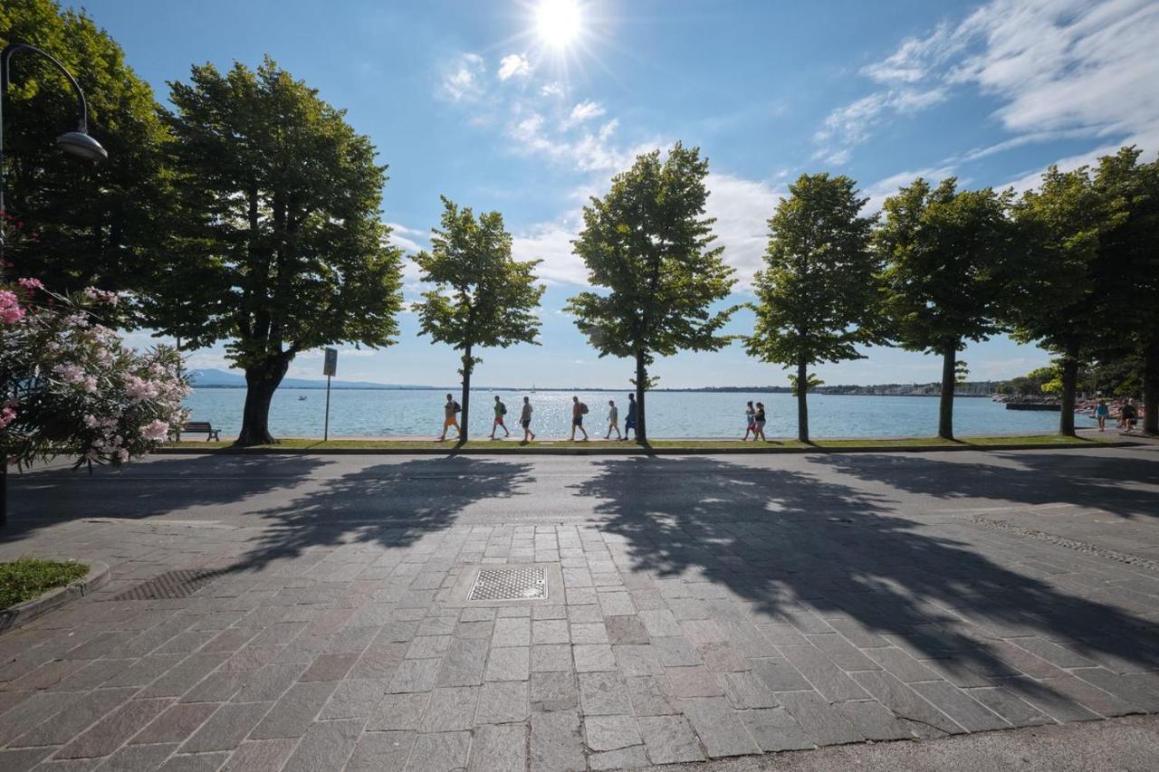 Appartamento Floriana Desenzano del Garda Exterior foto